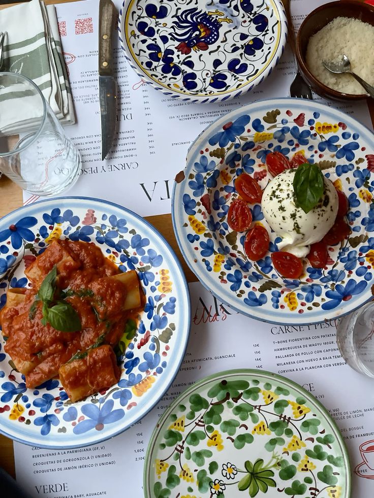 Platos de HOSTYVA